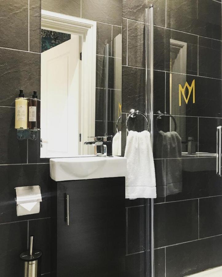 The Mews Boutique Deluxe Apartments, Sleep 2-6 People , Central Location, Free Parking Windermere Exteriör bild