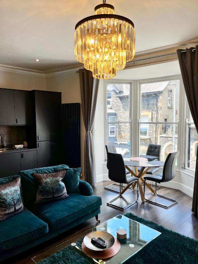 The Mews Boutique Deluxe Apartments, Sleep 2-6 People , Central Location, Free Parking Windermere Exteriör bild