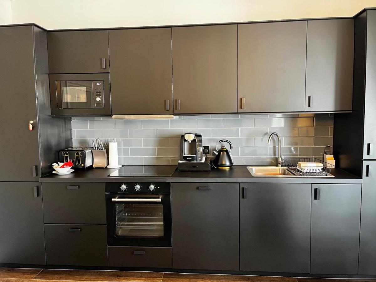 The Mews Boutique Deluxe Apartments, Sleep 2-6 People , Central Location, Free Parking Windermere Exteriör bild