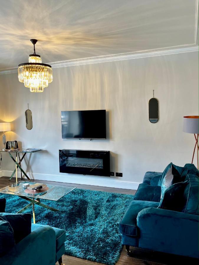 The Mews Boutique Deluxe Apartments, Sleep 2-6 People , Central Location, Free Parking Windermere Exteriör bild