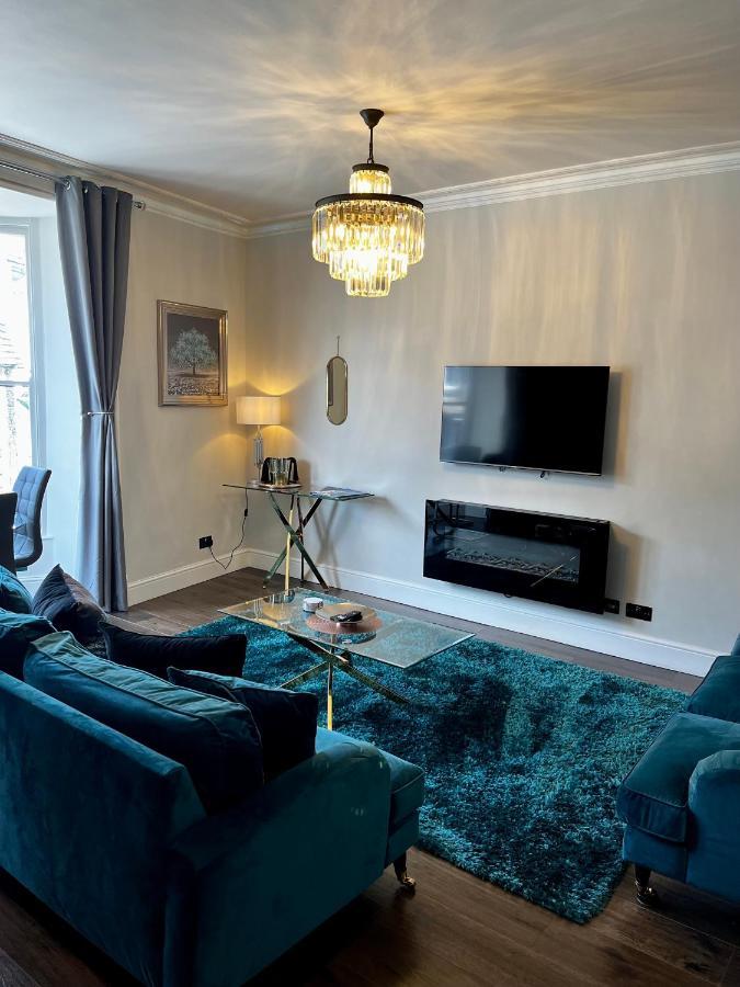 The Mews Boutique Deluxe Apartments, Sleep 2-6 People , Central Location, Free Parking Windermere Exteriör bild